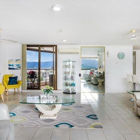 Cairns Ocean View Apartment In Aquarius Екстериор снимка