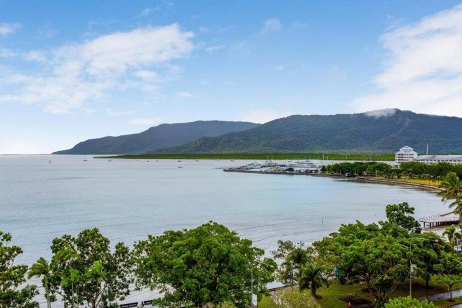 Cairns Ocean View Apartment In Aquarius Екстериор снимка